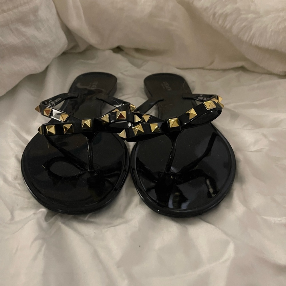 BLACK ROCKSTUD SANDALS - SIZE 8